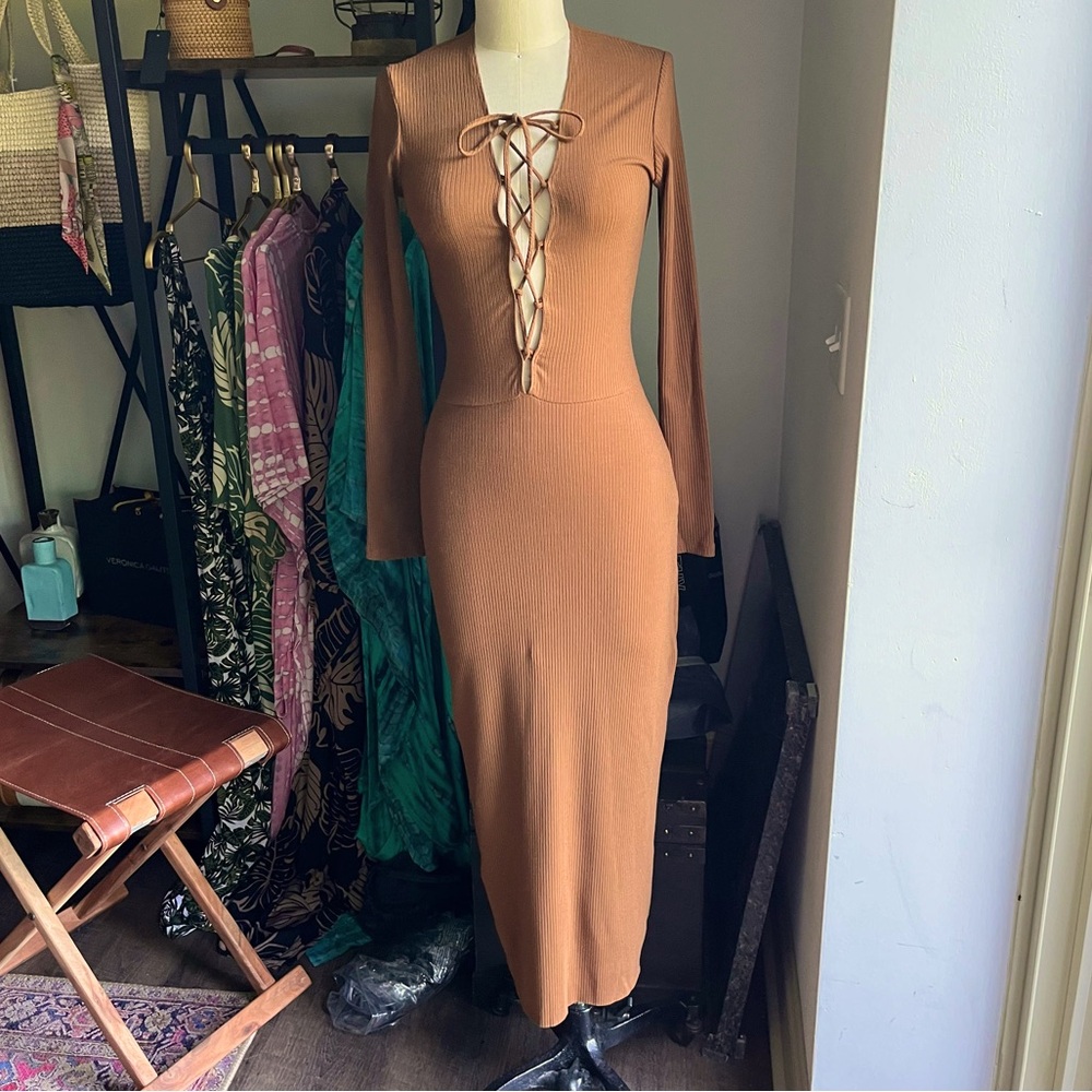Reformation brown midi fitted dress Size small